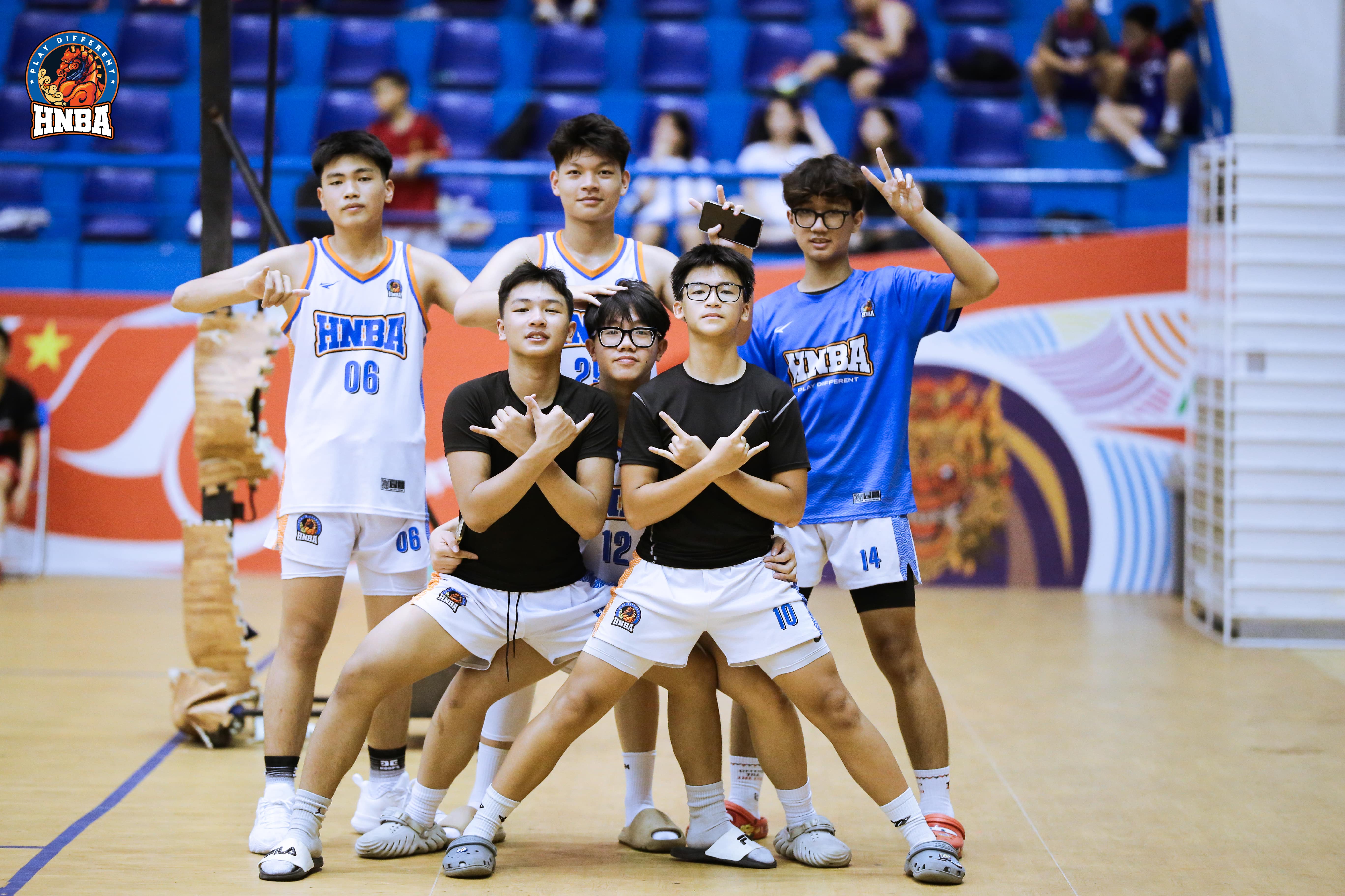 HÀNH TRÌNH VƯỢT NGÀN CHÔNG GAI CỦA U15 HNBA